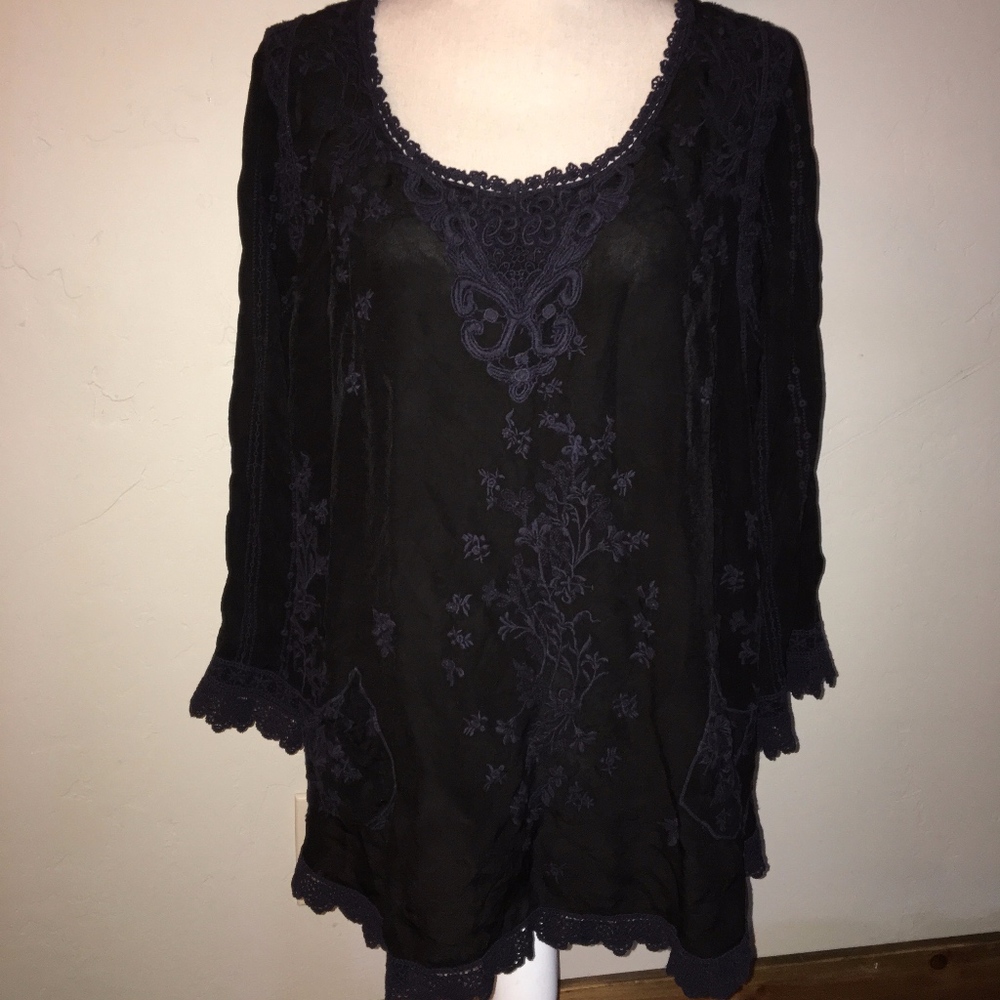 Johnny Was Black W/ Navy Detailing Tunic Size XL